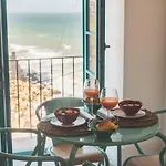 Azenhas Do Mar West Coast Design And Surf * Sintra