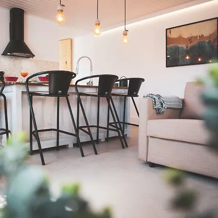 Azenhas Do Mar West Coast Design&surf *