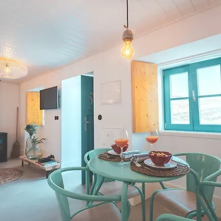 Azenhas Do Mar West Coast Design And Surf Σίντρα