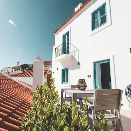 Azenhas Do Mar West Coast Design&surf * Sintra