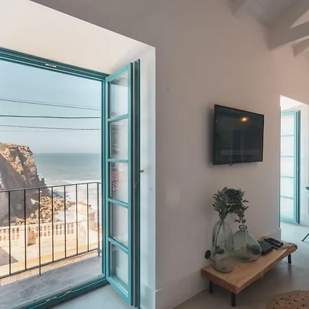 Azenhas Do Mar West Coast Design&surf *