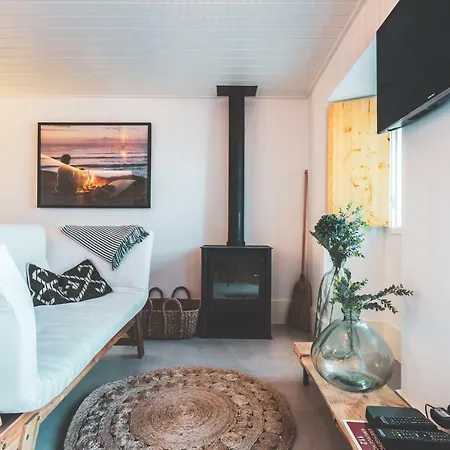 Azenhas Do Mar West Coast Design And Surf Διαμέρισμα *