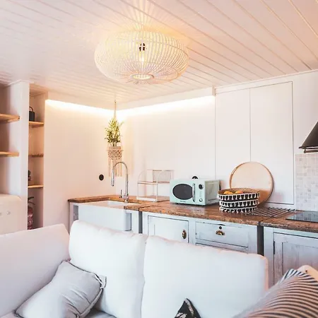 Azenhas Do Mar West Coast Design&surf *