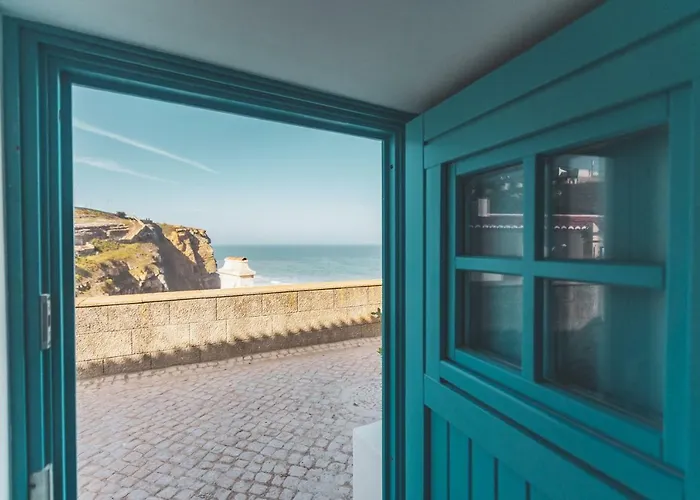 Daire Azenhas Do Mar West Coast Design And Surf