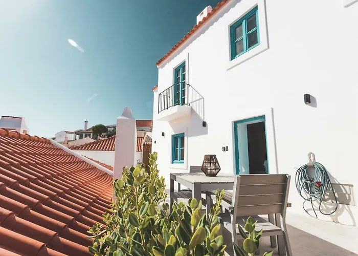 Azenhas Do Mar West Coast Design And Surf * Sintra