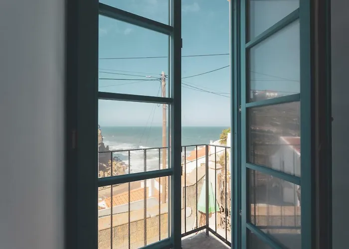 Daire Azenhas Do Mar West Coast Design And Surf *